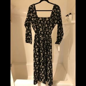 Vetta Square Neck MIDI Dress in floral